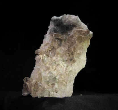 Quartz fumé et Byssolite, Aiguille Verte, Massif du Mont-Blanc, Chamonix, France.