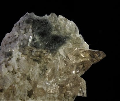 Quartz fumé et Byssolite, Aiguille Verte, Massif du Mont-Blanc, Chamonix, France.