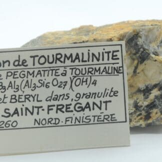 Pegmatite à Tourmaline, Saint-Frégant, Finistère, Bretagne.