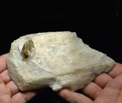 Quartz à fantôme sur calcite, Col du Lukmanier, Suisse.