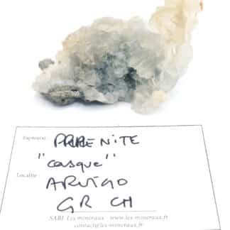 Prehnite en casque, Arvigo, Tessin, Suisse.