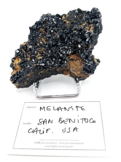 Grenat var Mélanite, San Benito, Californie, USA.