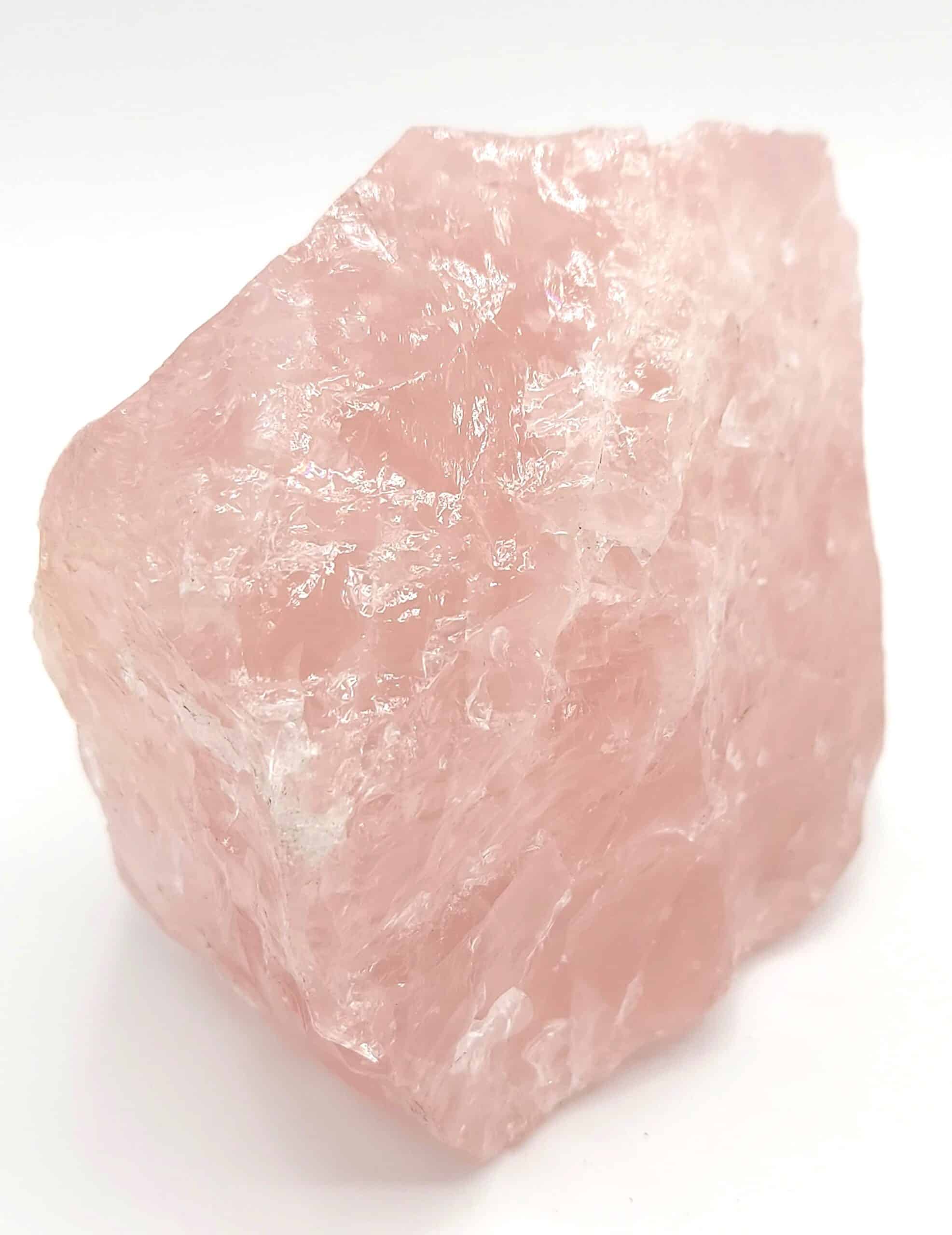 Bloc massif de quartz rose, Madagascar.