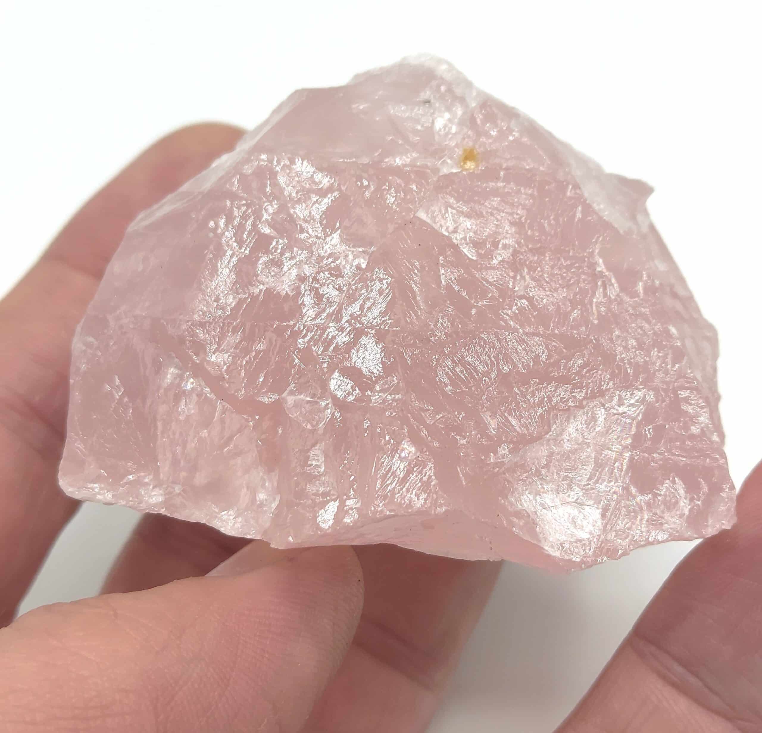 Bloc massif de quartz rose, Madagascar.