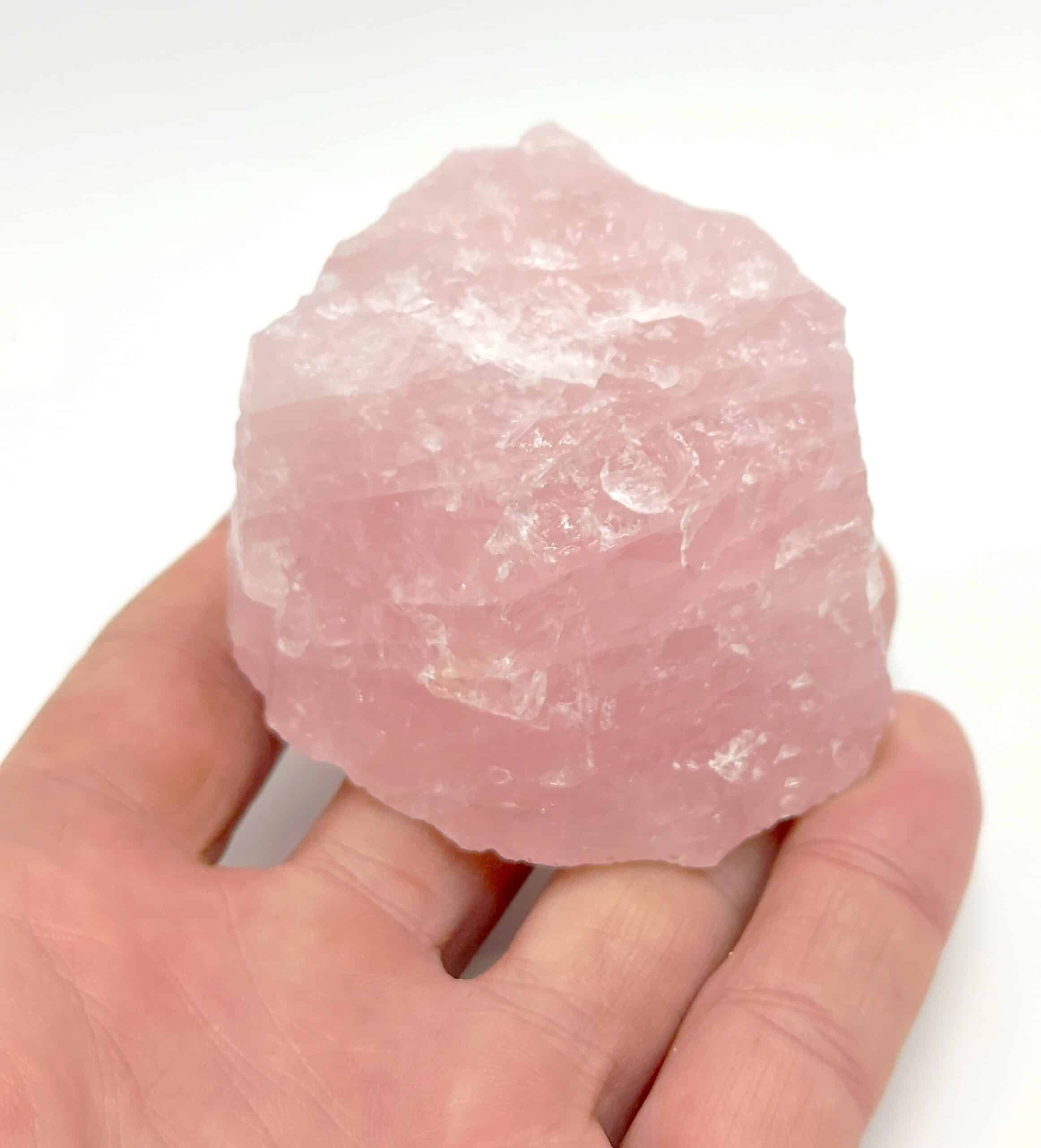 Bloc massif de quartz rose, Madagascar.