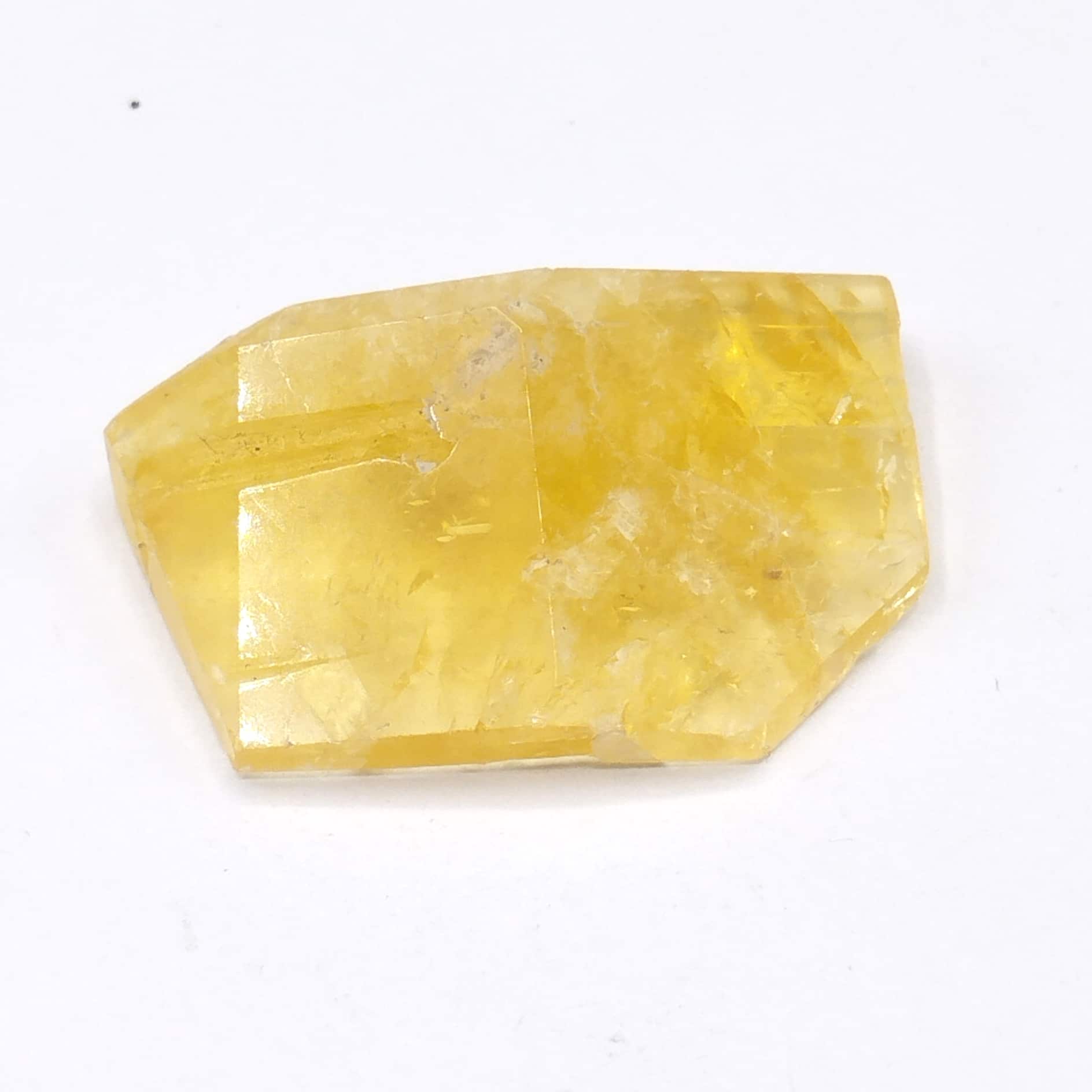 Fluorite (Fluorine) jaune polyèdrique, Valzergues, Aveyron.