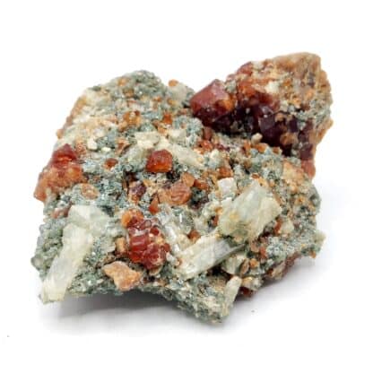 Grenat hessonite et diopside, La Mussa, Piémont, Italie.