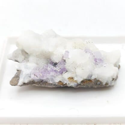 Fluorine violette sur Calcite, Propiac, Drôme.