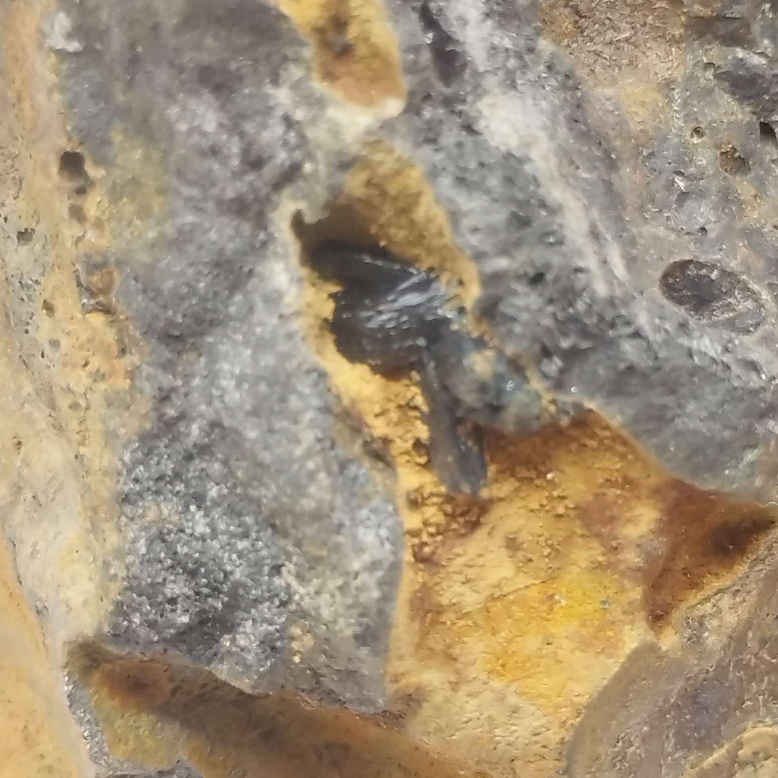 Vivianite, Cransac, Aveyron, Occitanie.