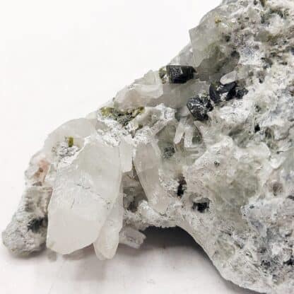 Epidote et Quartz, Carrière de Trapp, Raon L’Etape, Vosges.