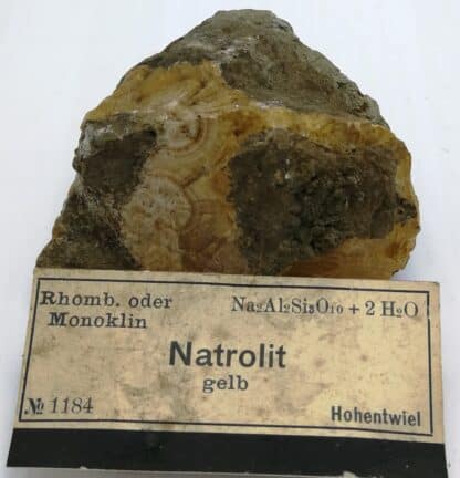 Natrolite, Hohentwiel, Bade-Wurtemberg, Allemagne.