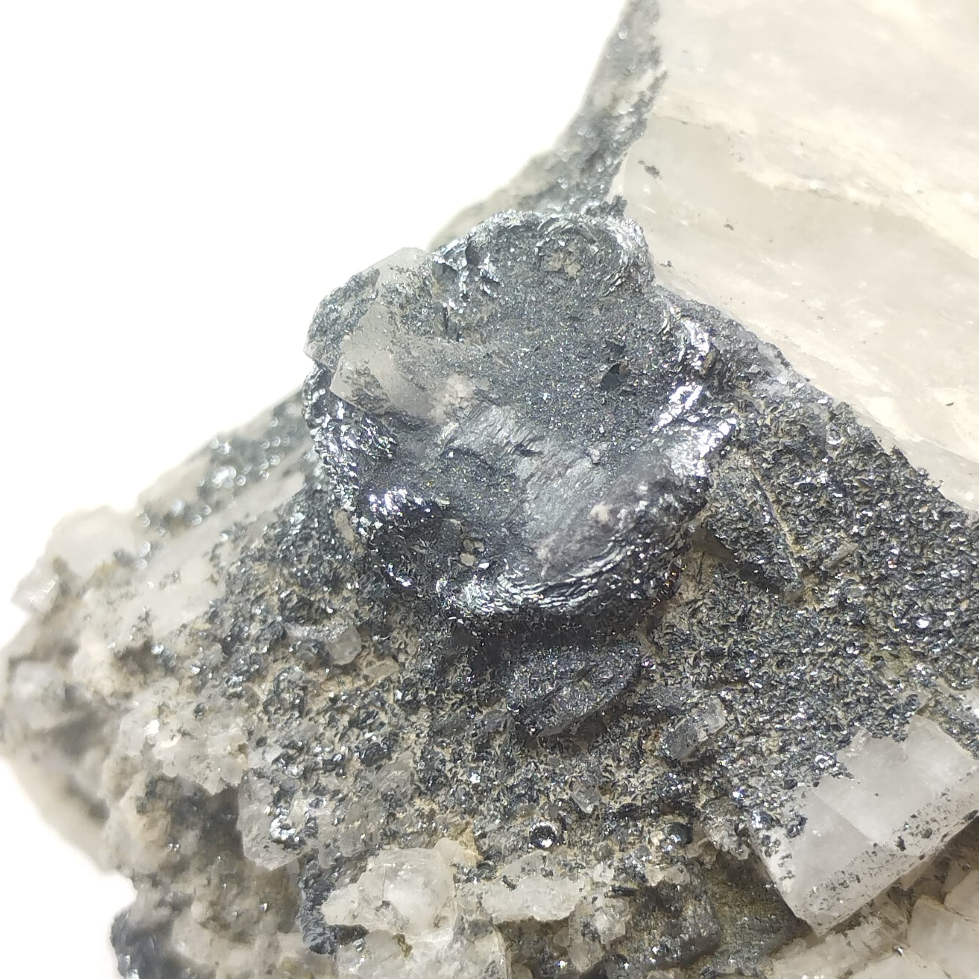 Adulaire & Hématite, Saint Gothard, Tessin, Suisse.